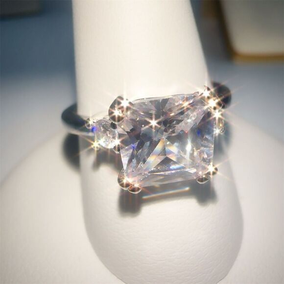 Fashion Jewelry Jewelry - Silver Plated Cubic Zirconia Wedding Ring Size 8